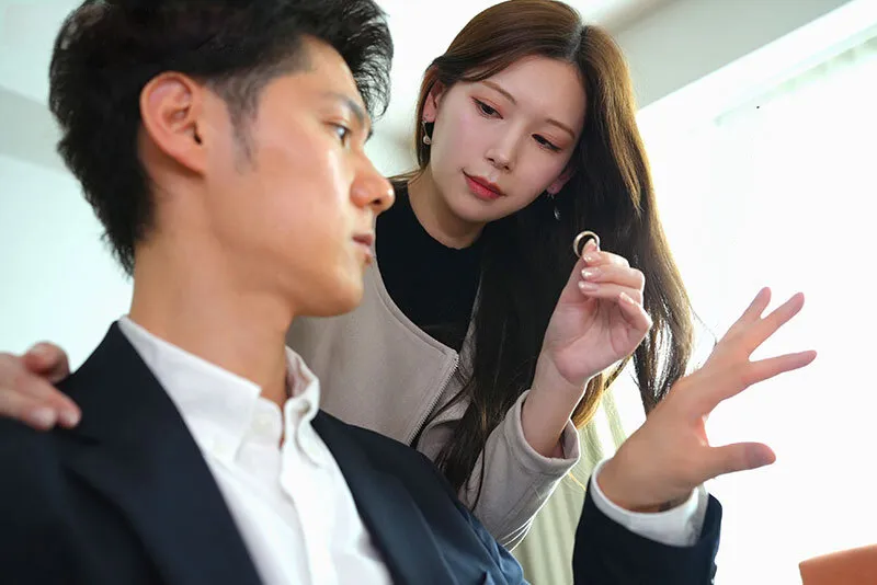 Người vợ đi đi chơi, ông chồng ở nhà bị nhỏ em bà xã gạ làm tình không trượt phát nào